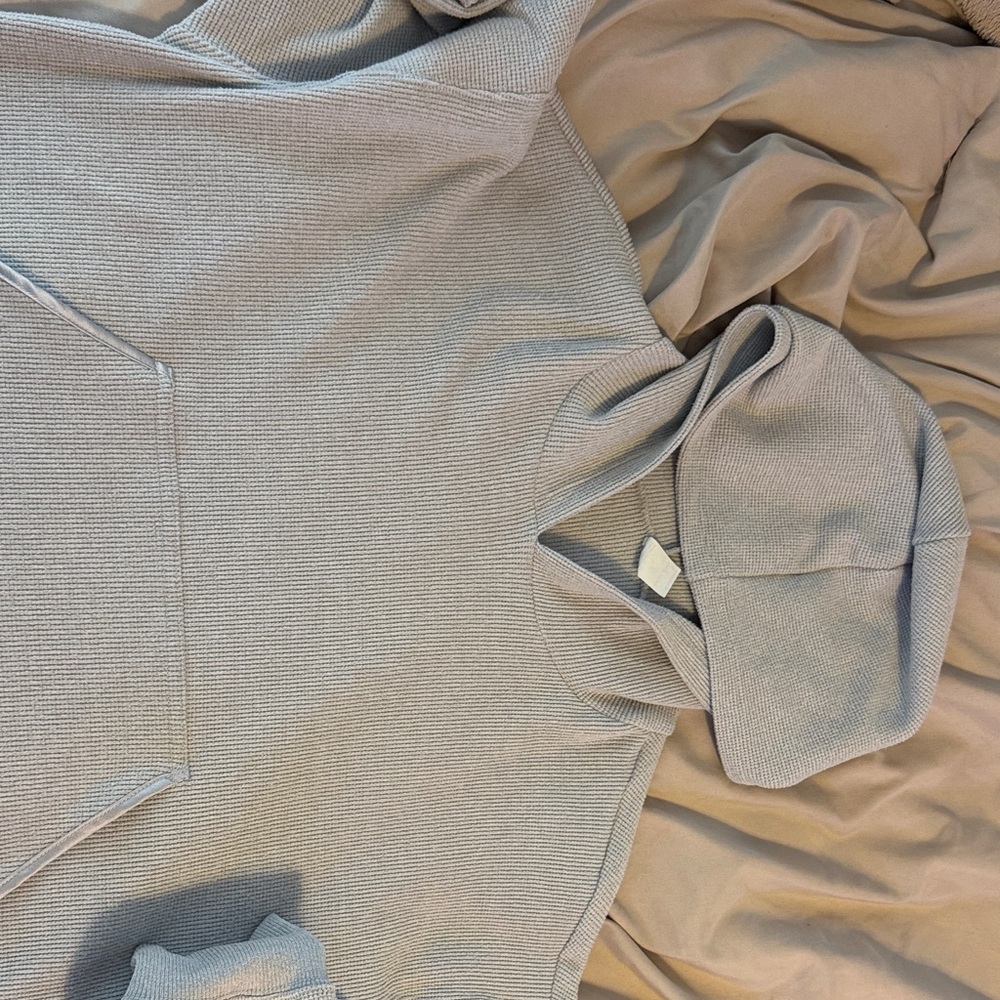 Gilly Hicks Light Gray Scoop Neck Waffle Knit Pullover Sweater